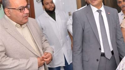 رئيس جامعة أسيوط يستجيب لاستغاثة أسرة مريض بورم في المخ ويوجه بعلاجه في المستشفى الجامعي