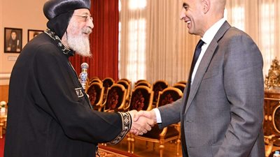 وزير التربية والتعليم والتعليم الفني يزور البابا تواضروس بالمقر البابوي بالعباسية