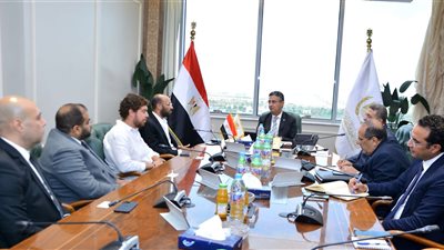 وزير التموين يبحث سبل التعاون مع شركة مكسب لتجارة التجزئة