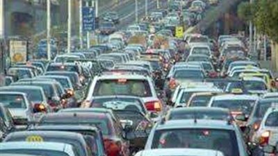 النشرة المرورية.. تباطؤ وتكدس السيارات في أماكن مختلفة بالقاهرة والجيزة