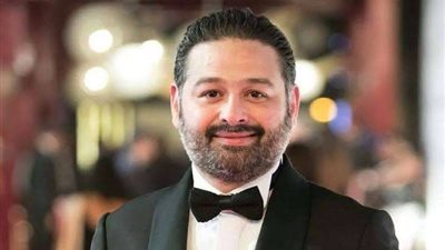 أمير شاهين يدافع عن حفل زفاف ابن شقيقه: القبلات مشروعة والهجوم مبالغ فيه