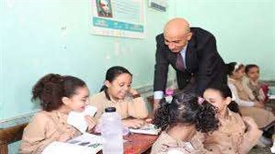 بالصور | وزير التعليم يتابع سير الدراسة بكفر الشيخ ويشدد على الكثافة الطلابية
