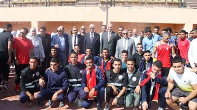رئيس جامعة المنوفية يشهد تحية العلم بكلية التربية الرياضية ويُهنّئ الطلاب بالعام الدراسي الجديد