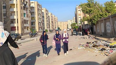 القمامة في استقبال رواد المعهد النموذجي بمستقبل الإسماعيلية | صور