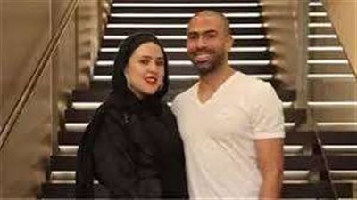 بسبب ركنة سيارة .. شاب يتهم أحمد فتحي وزوجته بالتعدي عليه في التجمع