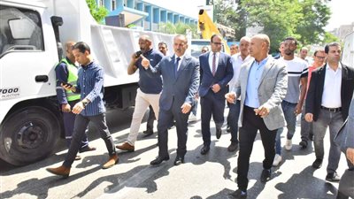 محافظ أسيوط يشهد اصطفاف 32 مركبة ومعدة بعد صيانتها ورفع كفاءتها