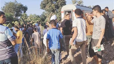 انفصال 3 عربات من قطار 986 القاهرة - الأقصر دون وقوع إصابات