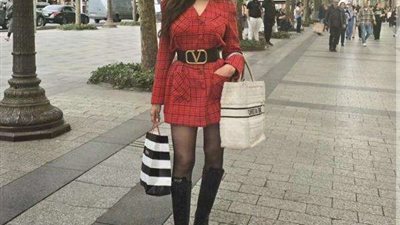 مي عمر تشارك جمهورها أحدث صورها من باريس عبر إنستجرام