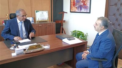 نائب وزير الإسكان يتابع موقف تقديم خدمات مياه الشرب والصرف الصحي بدمياط