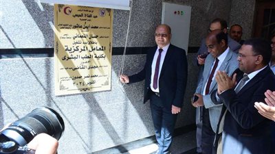 رئيس جامعة سوهاج يفتتح المعامل المركزية بكلية الطب بتكلفة 70 مليون جنيه