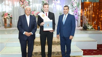 الرئيس السيسي يكرم أوائل خريجي جامعة المنوفية في احتفالية الأكاديمية العسكرية