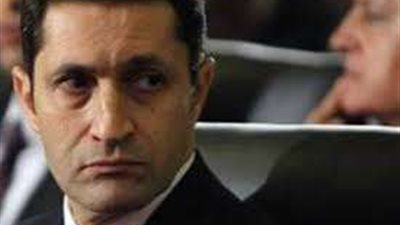 أمر مُحزن ومؤلم..علاء مبارك يُبدي حزنه بعد قرار إزالة مدافن عائلة والدته