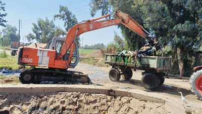 ننشر  تقريراً عن خطة تطهير ورفع المخلفات بالترع والمجارى المائية بالمنوفية خلال شهر  ( صور )