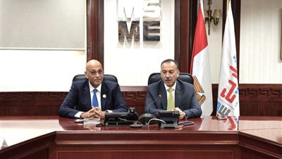 محافظ أسيوط يشهد توقيع عقود لتنفيذ مشروعات للتنمية المجتمعية والبشرية