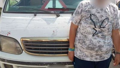 قاما بأداء حركات استعراضية على الطريق..ضبط سائقي ميكروباص عرّضا حياة الُركّاب للخطر بالقاهرة