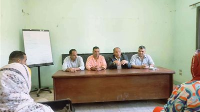 وكيل زراعة البحيرة يجتمع بالعاملين بإدارة كفر الدوار