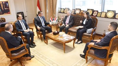 الشربيني لسفير العراق.. مصر مستعدة لنقل خبراتها الواسعة في التنمية العمرانية