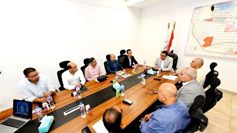 جانب من اجتماع الوزير