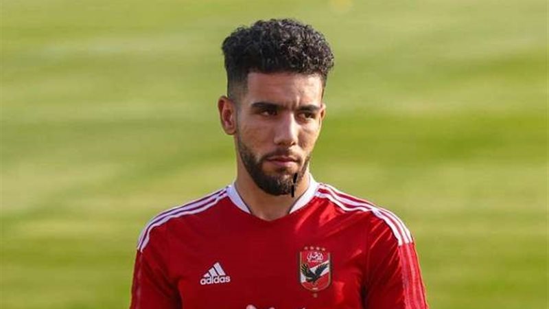 قندوسي لاعب الأهلي