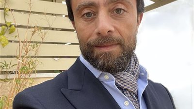 لؤي عمران يشيع جنازة والده من مسجد عمر بن عبد العزيز بمصر الجديدة