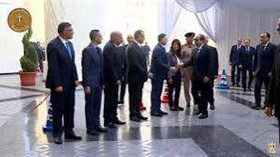 الرئيس السيسي يصل مقر افتتاح محطة قطارات صعيد مصر في بشتيل