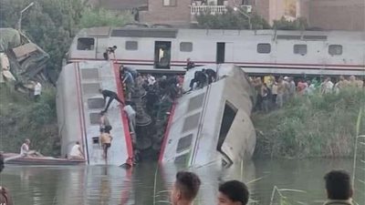 النيابة تُعاين موقع انقلاب قطار المنيا في ترعة الإبراهيمية