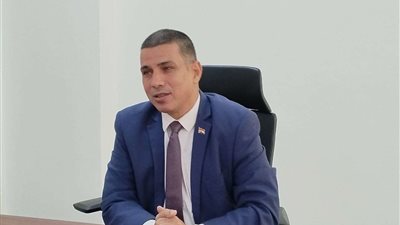 رئيس جامعة أسيوط الجديدة يجتمع بأعضاء هيئة التدريس والهيئة المعاونة