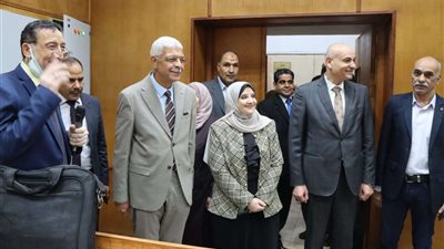 رئيس جامعة المنوفية يتفقد سير العملية التعليمية بكلية التربية ( صور )