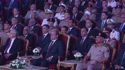 السيسي يشاهد أوبريت 