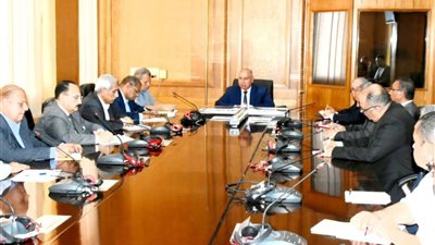 كامل الوزير لقيادات السكة الحديد: إحالة المتسببين في حادث قطار المنيا إلى النيابة العامة