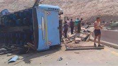 ارتفاع حصيلة حادث انقلاب أتوبيس في العين السخنة إلى 33 مصاباً و12 حالة وفاة