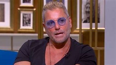 تامر هجرس يكشف أسرار صناعة السينما المصرية.. الشللية أهمها