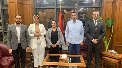 وفد تنسيقية شباب الأحزاب والسياسيين يزور المصابين في حادث انقلاب أتوبيس طلاب جامعة الجلالة