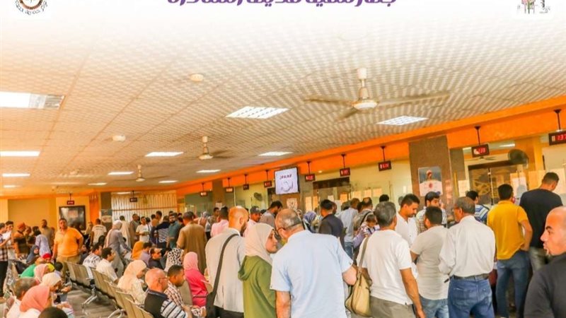 إقبالاً كثيفاً من