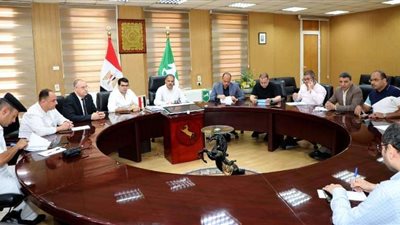 محافظ الشرقية يعتمد تعريفة جديدة لسيارات الأجرة والسرفيس بعد زيادة أسعار الوقود