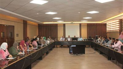 اجتماع للجنة إدارة النفايات الطبية بمستشفيات جامعة أسيوط لمناقشة آليات التخلص الآمن منها