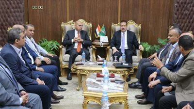 محافظ المنوفية يلتقي وفد هيئة البترول للتنمية المستدامة لبحث أوجه التعاون