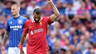 بقيادة صلاح .. ليفربول يهزم تشيلسي ويتصدر البريميرليج