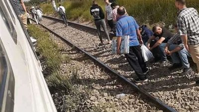 بعد دهس شقيقن.. توقف حركة قطارات العياط بسبب احتجاج الأهالي