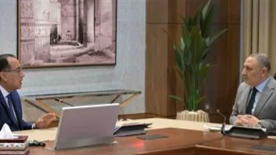 مدبولي يُتابع ملفات العمل مع رئيس مركز تخطيط استخدامات أراضى الدولة