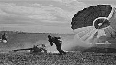 في ذكرى يوم 22 أكتوبر.. من أول قفزة غيرت عالم الطيران إلي تحالفات رسمت ملامح السياسة العالمية