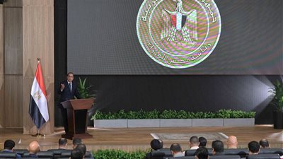 رئيس الوزراء: أكثر من 150 سلعة يتجاوز استيرادها 25 مليار دولار سنويا، نشجع المستثمرين على انتاجها محلياً