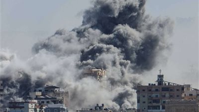 تحذيرات إسرائيلية تفرض إخلاء سكان صور... و«حزب الله» يستهدف تل أبيب