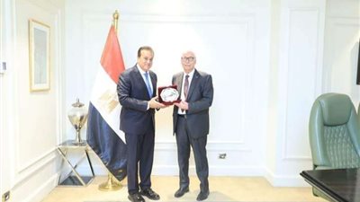 وزير الصحة يستقبل نظيره الفلسطيني لمناقشة سبل التعاون المشترك