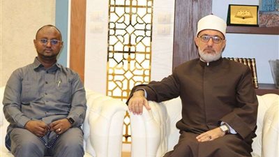 لتعزيز التعاون.. مفتي الجمهورية يستقبل رئيس جامعة الإمام الشافعي بالصومال