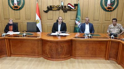 مناقشة مستجدات الموقف النهائي لتسليم مشروعات مبادرة حياة كريمة بالمنوفية