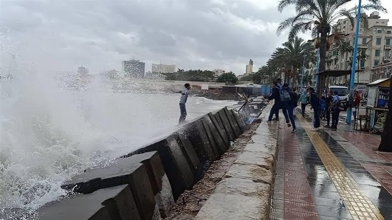 رياح قوية وأمطار