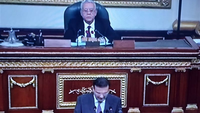 وزير الزراعة أمام