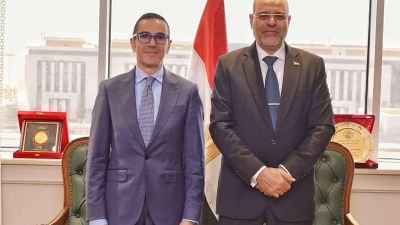 وزير الاستثمار ووزير