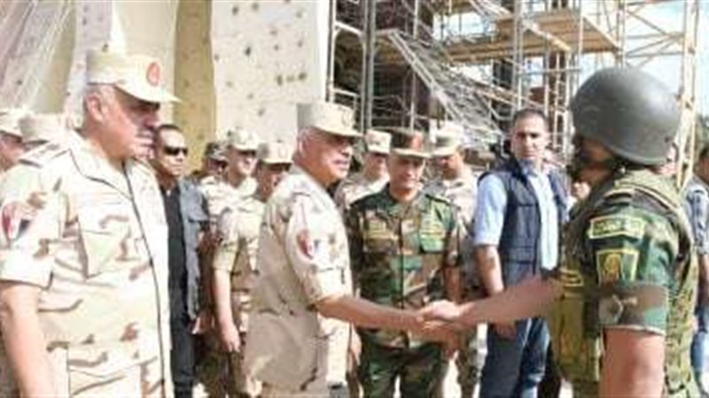 وزير الدفاع يتفقد